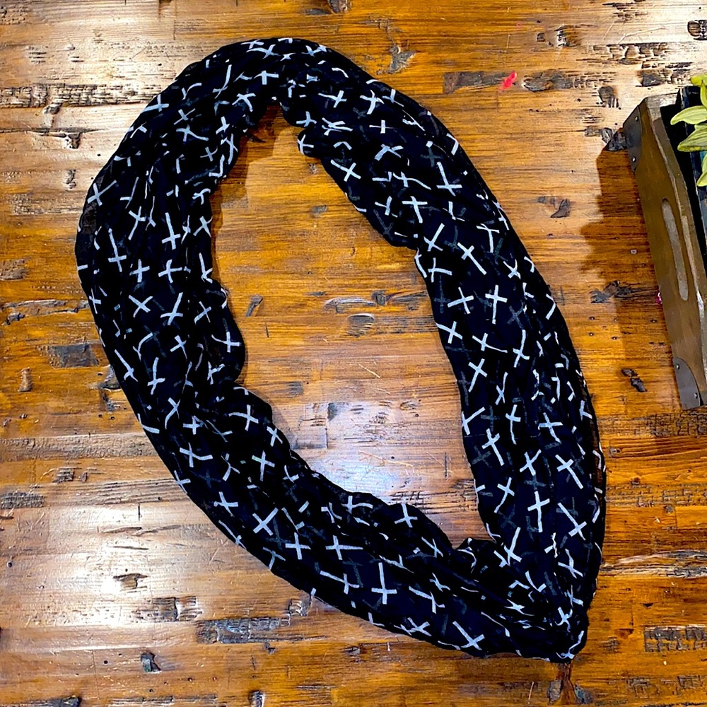 Black Cross Detailed Infinity Scarf
